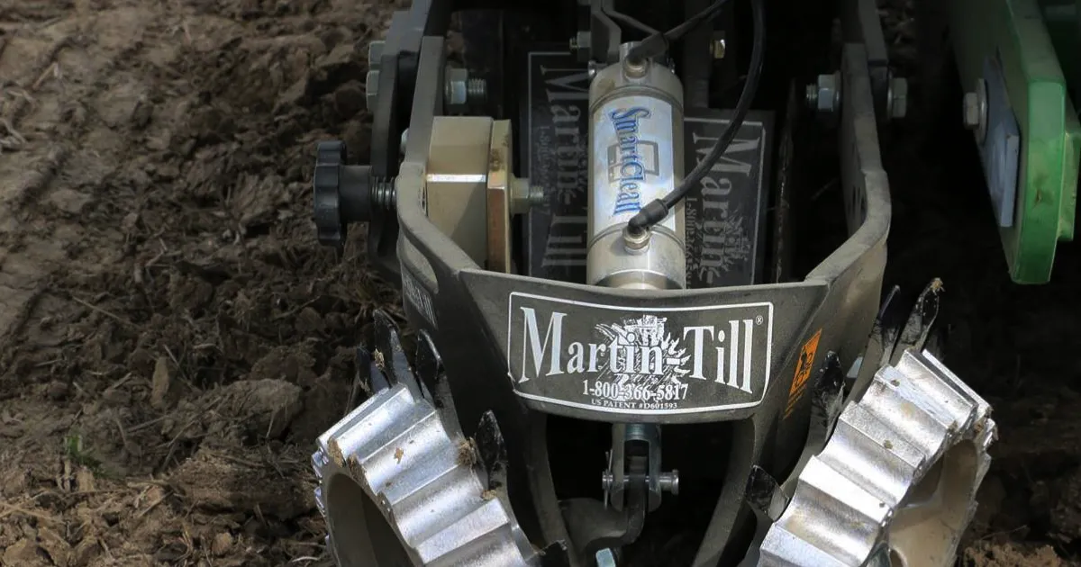 Martin-till smart clean row cleaner adjustment system